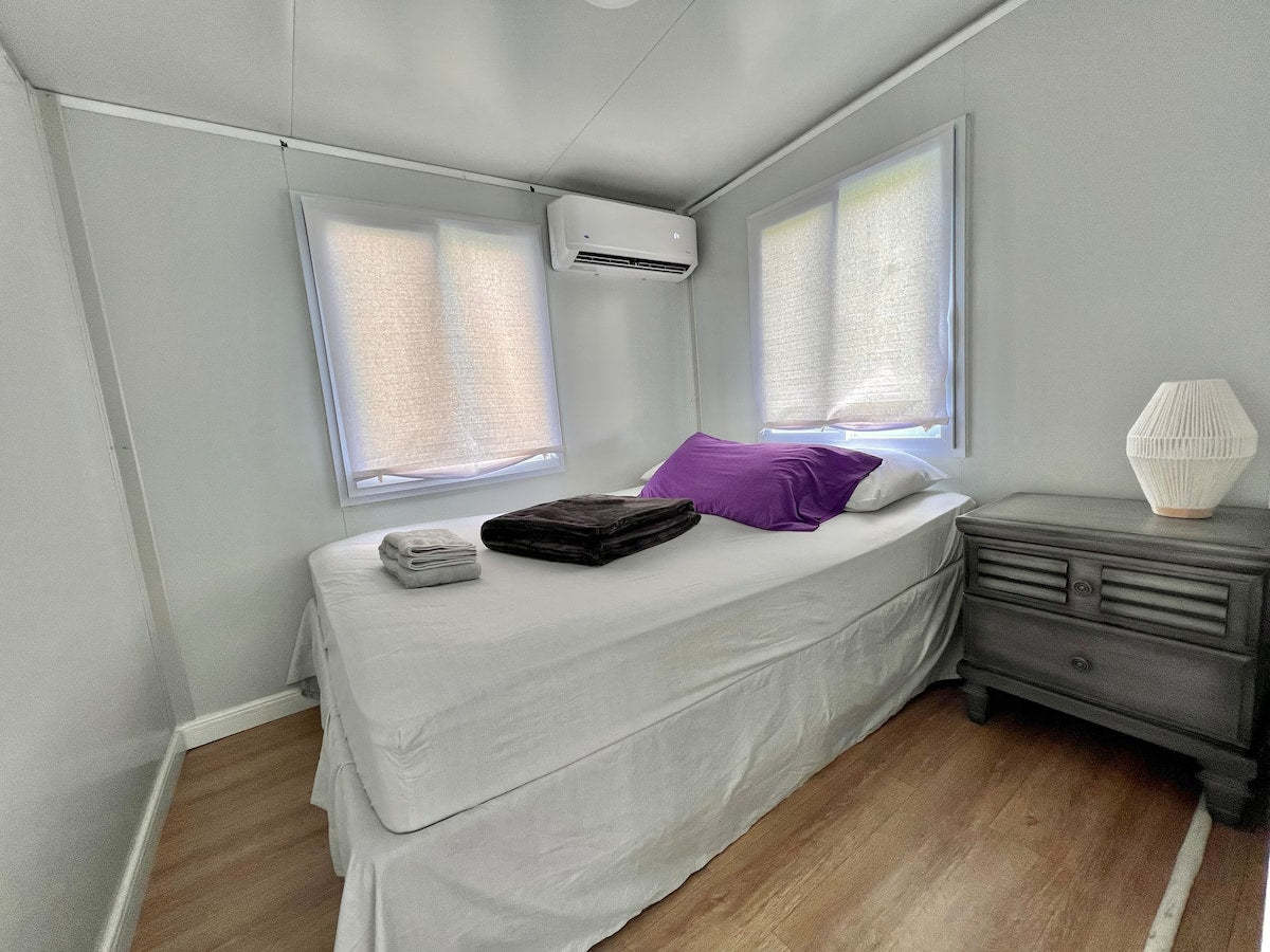 K68 Off-Grid Tiny Home With 2 Bedrooms, Kitchen & Bathroom (400 sq ft)