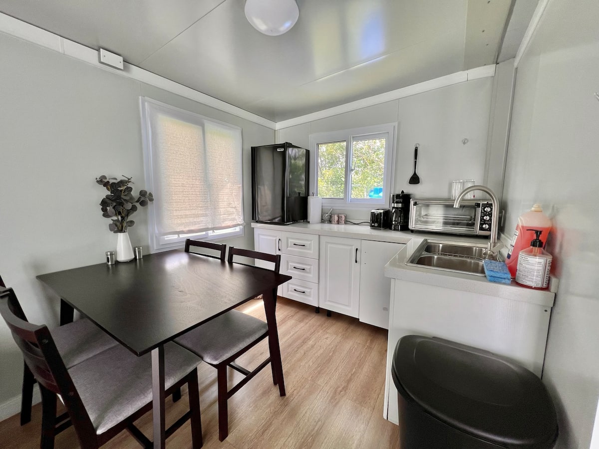 K68 Off-Grid Tiny Home With 2 Bedrooms, Kitchen & Bathroom (400 sq ft)